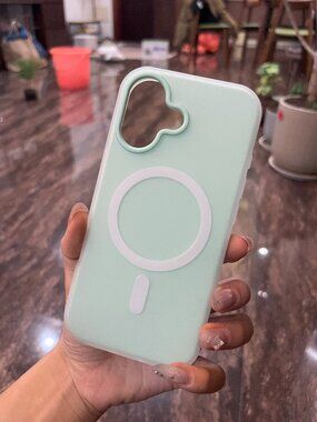 Mint Green MagSafe Phone Case